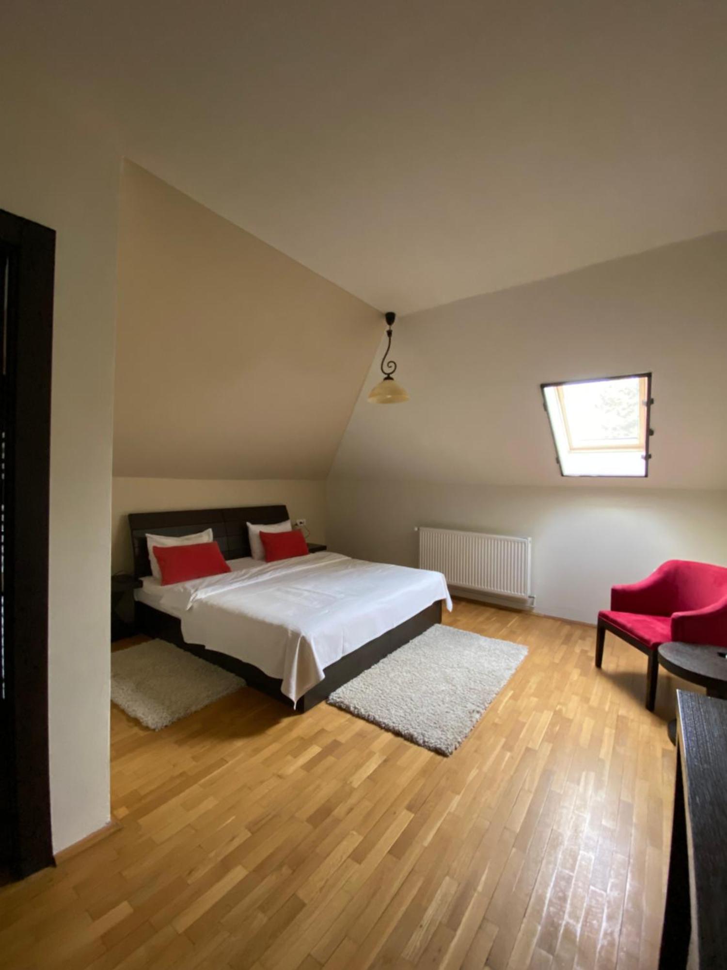 Cetatuia Hotel Магура Екстериор снимка