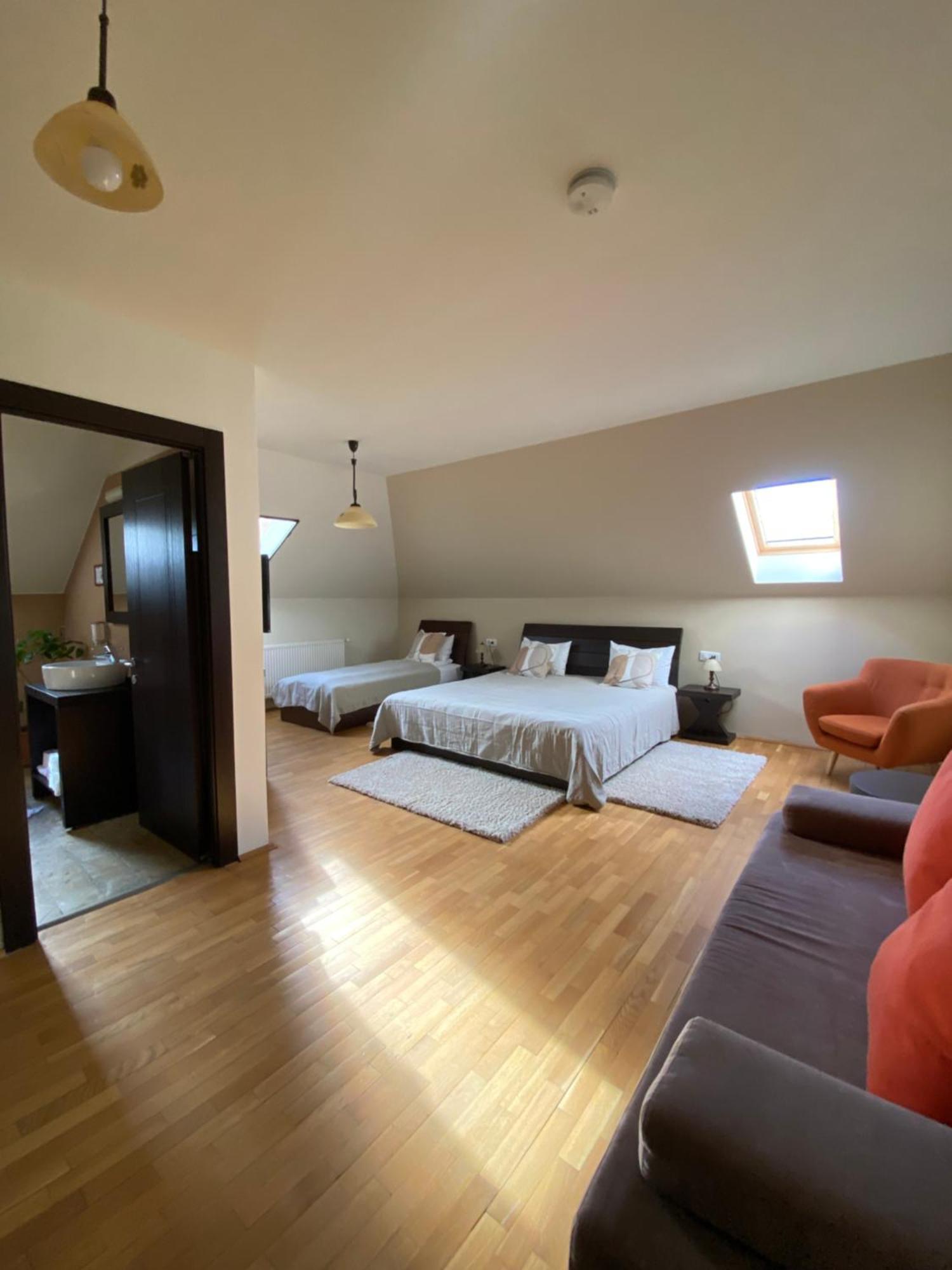 Cetatuia Hotel Магура Екстериор снимка