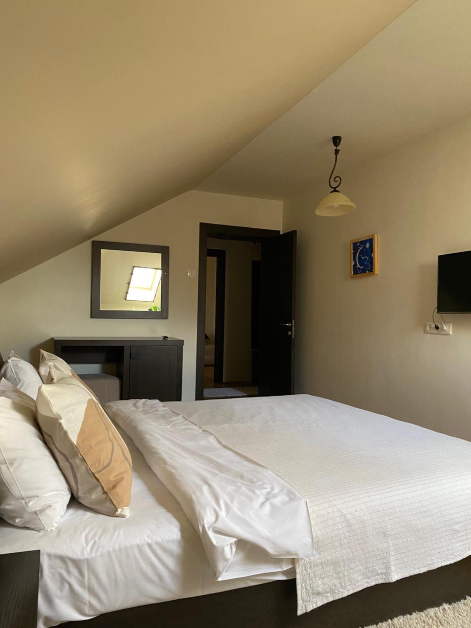 Cetatuia Hotel Магура Екстериор снимка