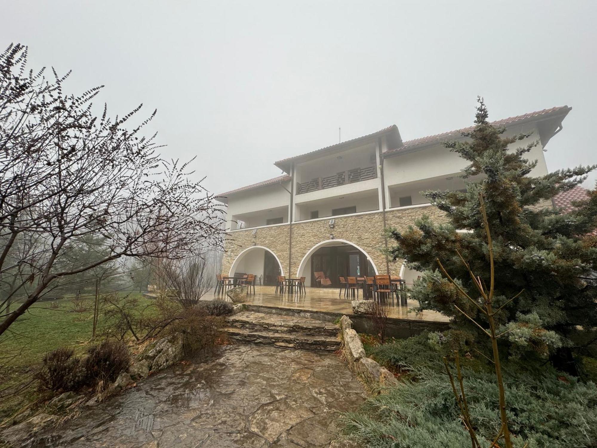 Cetatuia Hotel Магура Екстериор снимка