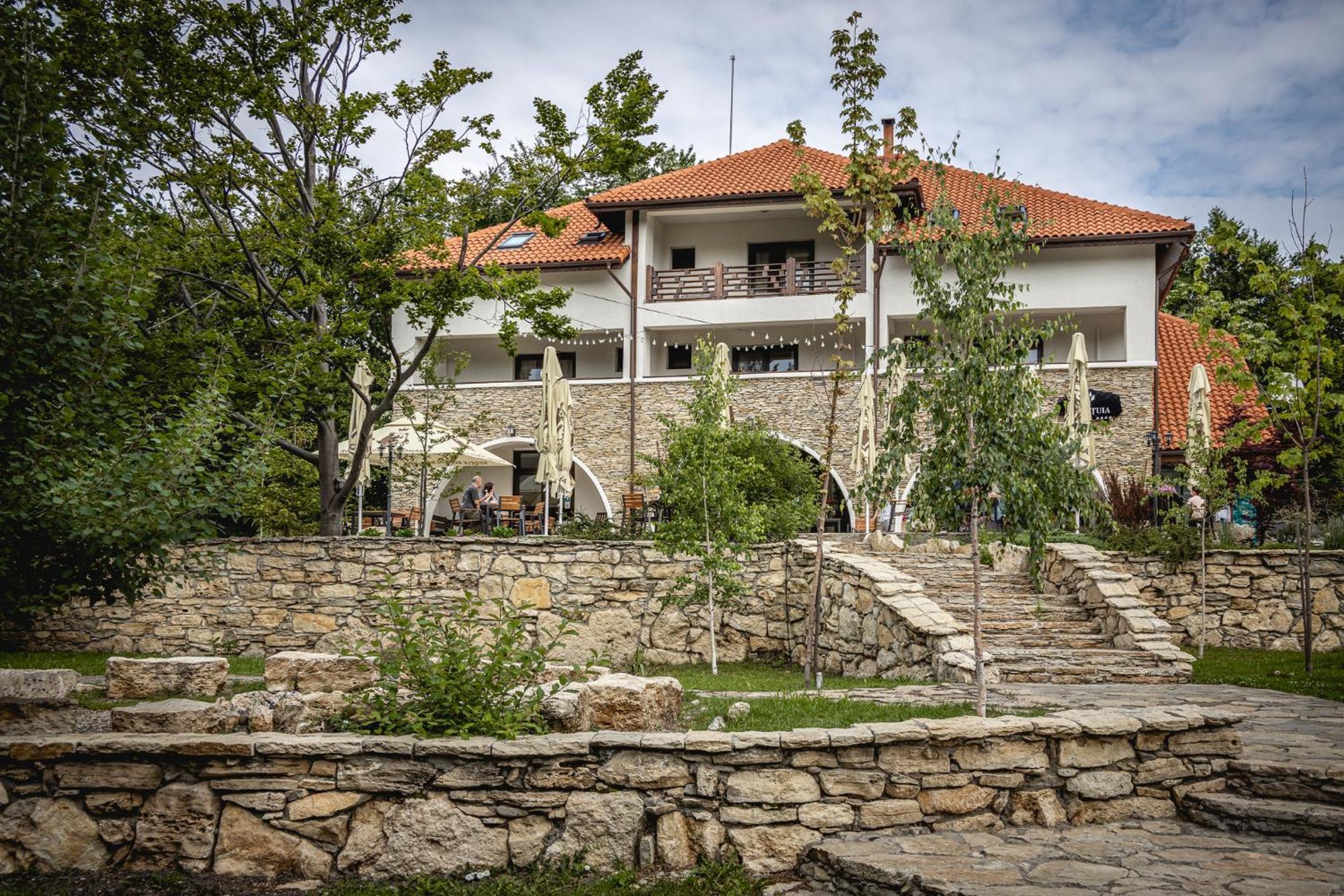 Cetatuia Hotel Магура Екстериор снимка